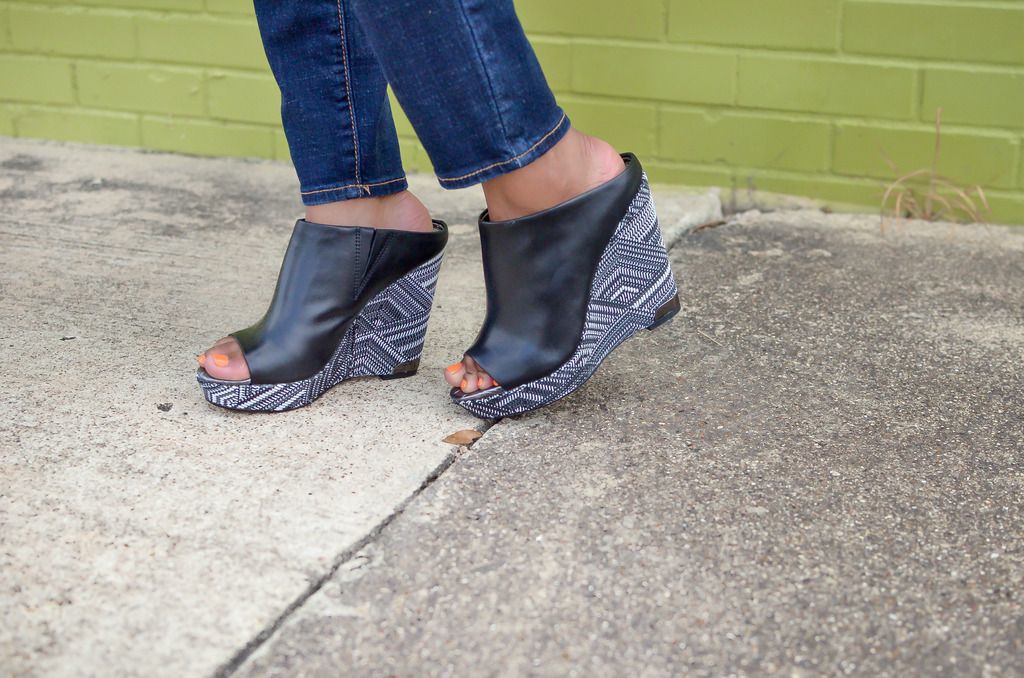 Blue Jeans, white shirt, nervous mommy panama hat, fedora, designer inspired celine handbag, sam edelman mules, wedge mules, shoe game, white shirt, blue jeans, dallas fashion blogger, fashion, fashion blogger, dallas blogger, black fashion blogger, lookbook, style diary, detroit blogger, black aviators, sam edelman shoes, just fab handbag, mossimo shirt