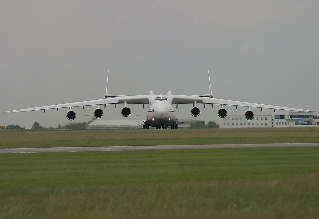 Antonov-An-225Mriya.jpg