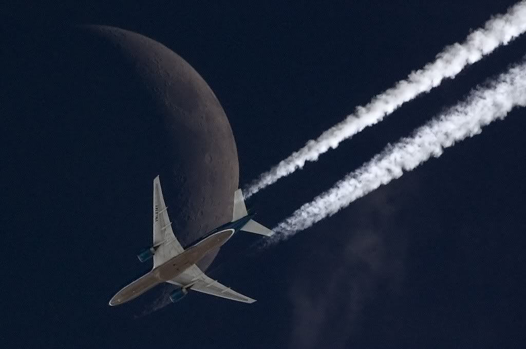 Boeing-777-2Q8ER.jpg