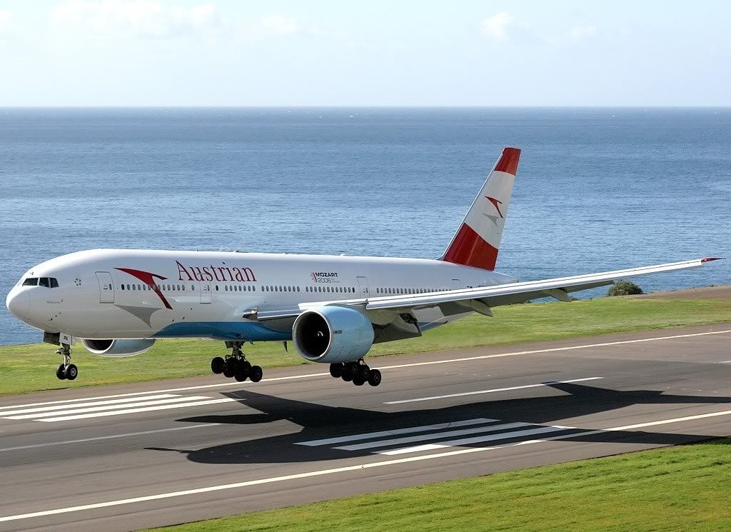 Boeing-777-2Z9-ER.jpg