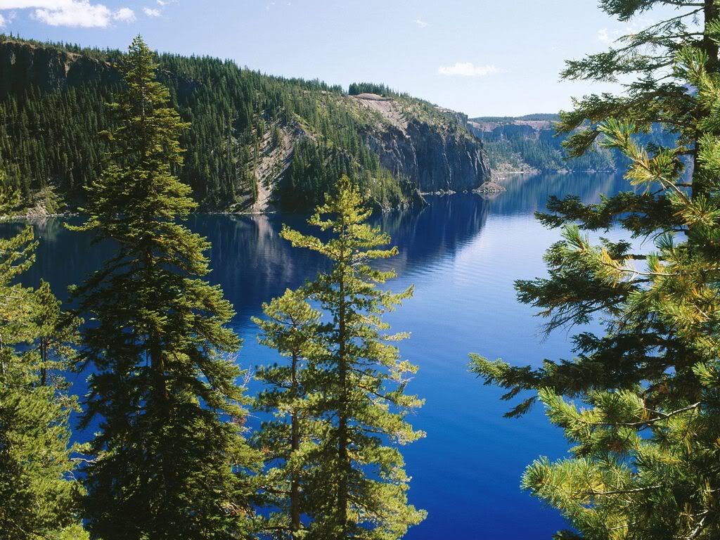 CraterLakeNationalParkCleetwoodCove.jpg