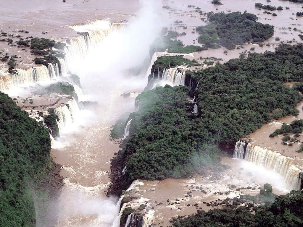Iguassu_Falls_Brazil_and_Argentina.jpg