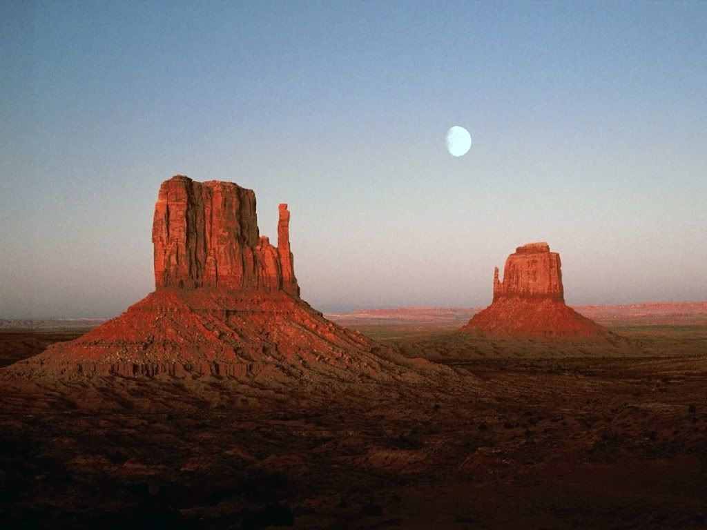 MoonriseMonumentValleyUtah-1600x120.jpg