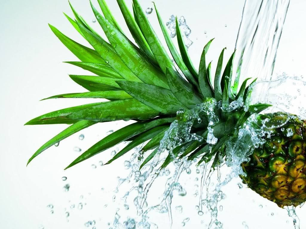Splash-Pineapple-1-LAYNOP0QOY-1024x.jpg