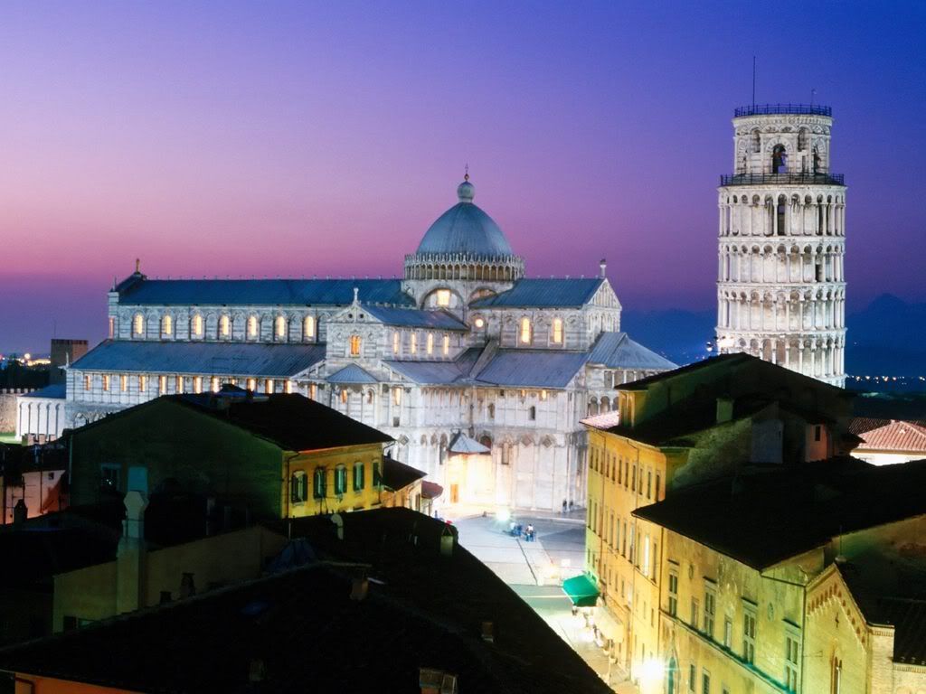PiazzadeiMiracoliPisaItaly.jpg