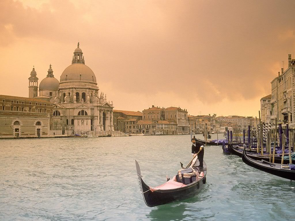 SunsetOverGrandCanalVeniceItaly.jpg