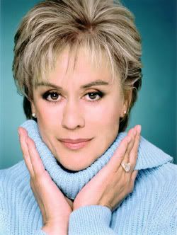 Dame Kiri Te Kanawa - click to go to the Kiri Te Kanawa Foundation website