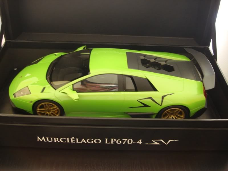 Lamborghini Murci lago Lp 6704 SV Green with gold wheels DX Exotic