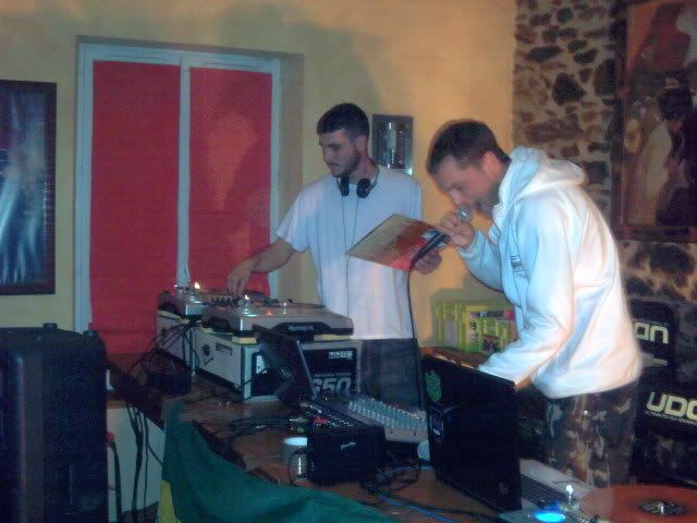 http://i284.photobucket.com/albums/ll18/oneness_lion/PICT0017.jpg