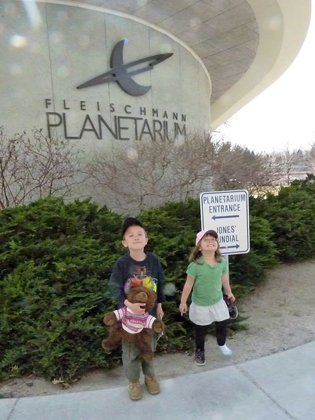 Wavy and Jakob at the Planetarium2