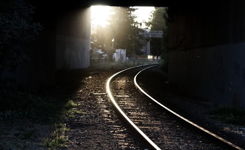 IMAGE: http://i284.photobucket.com/albums/ll21/joe_incognito/Vancouver/00_Rails_2.jpg