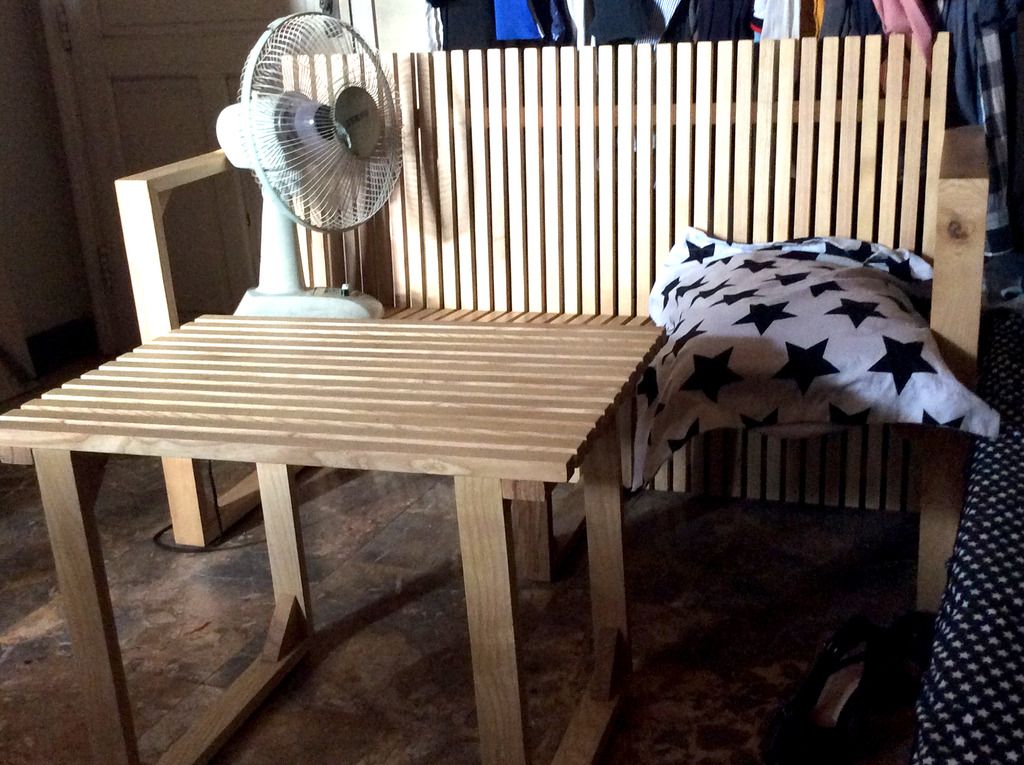 Bán bộ bàn ghế  ghế băng tựa  gỗ nhập khẩu,tự thiết kế, giá rẻ