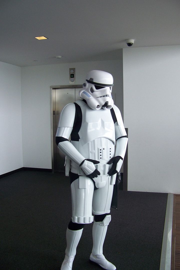 http://i284.photobucket.com/albums/ll27/sameryoder/Stormtrooper.jpg