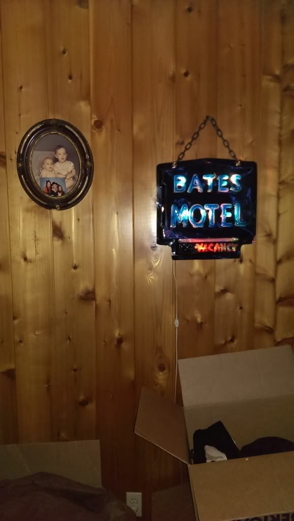 http://i284.photobucket.com/albums/ll30/floridapossum/HTC%20One/IMAG0042.jpg