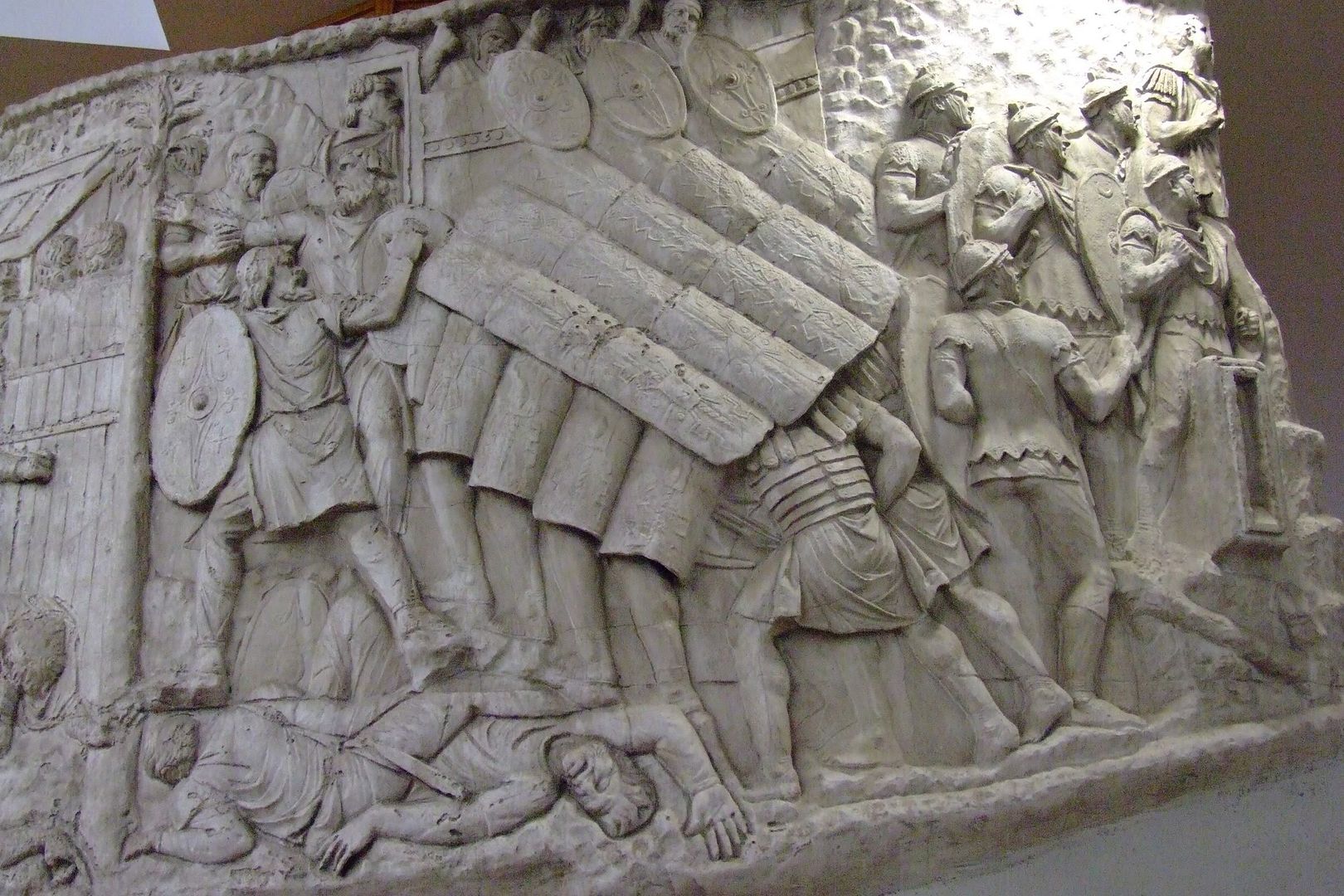 Roman_turtle_formation_on_trajan_column.jpg