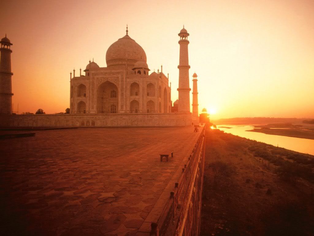 The-Taj-Mahal-At-Sunset-India-1-160.jpg