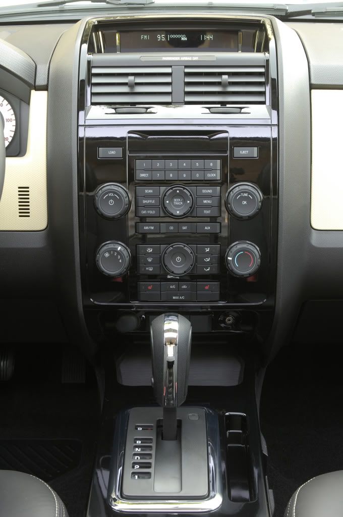 mazda-tribute_01.jpg