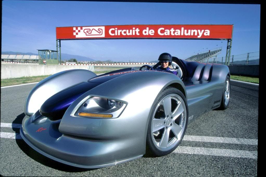 rinspeed-advantige-r-04.jpg