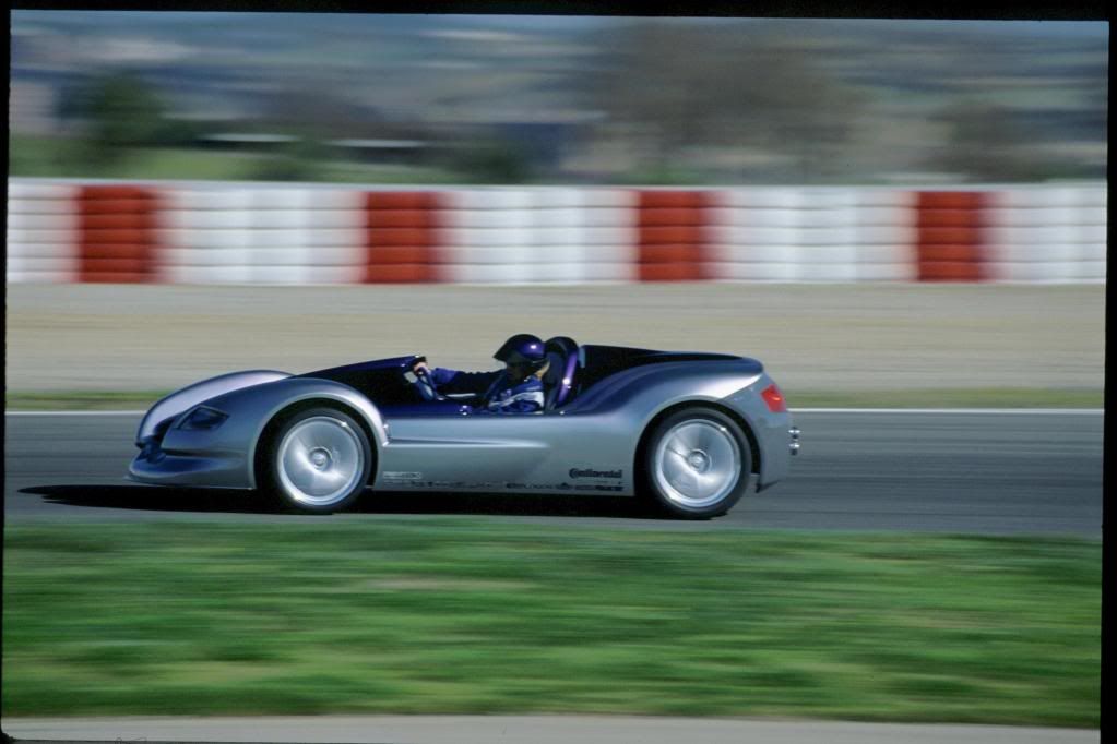 rinspeed-advantige-r-13.jpg