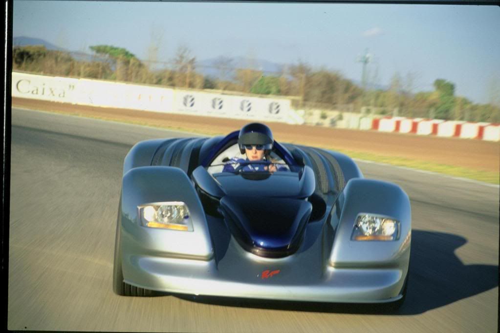 rinspeed-advantige-r-14.jpg