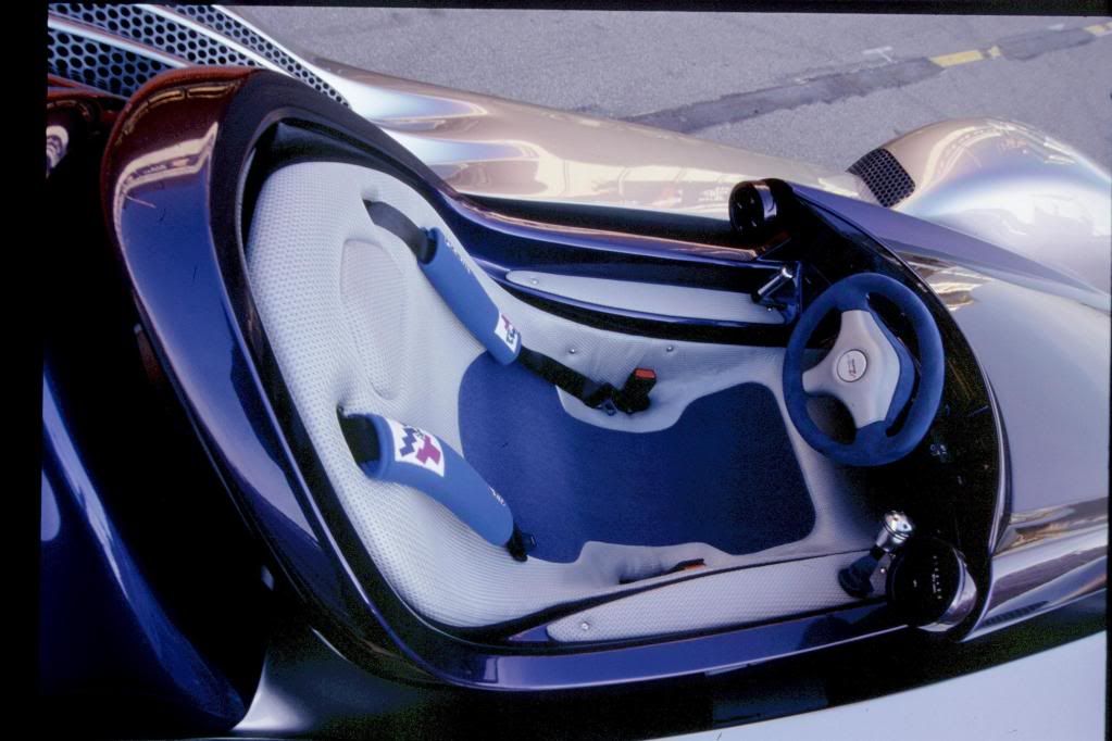 rinspeed-advantige-r-16.jpg