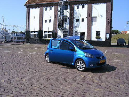 http://i284.photobucket.com/albums/ll8/johanzz/1017267179_5_aM7_.jpg