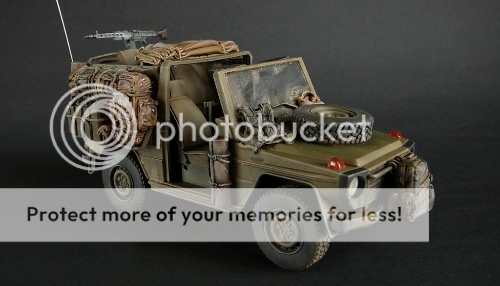 Built Mercedes Lkw gl leicht WOLF Commando Car 1/35  