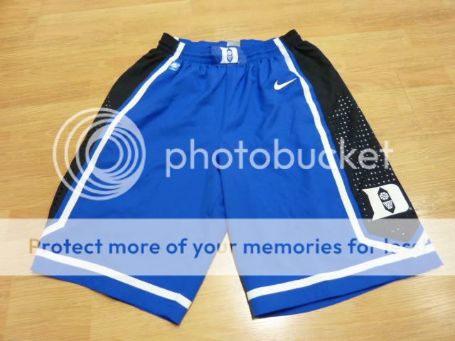   AUTHENTIC GAME JERSEY BASKETBALL SHORTS NCAA MEN L PE new  